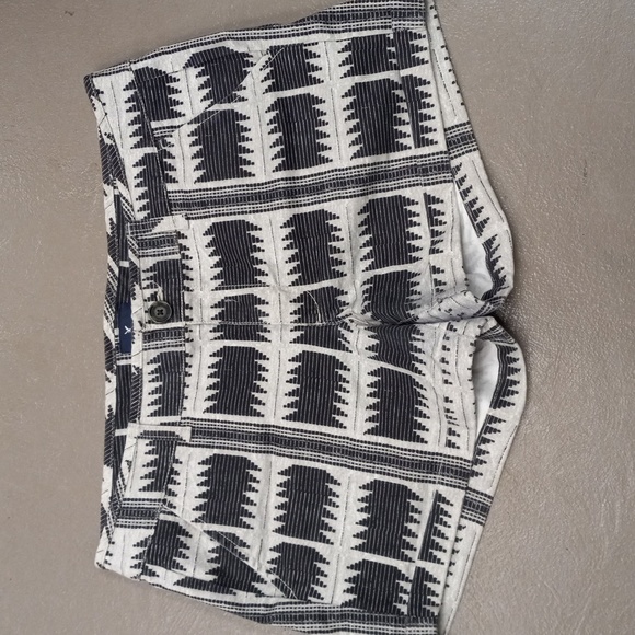 American Eagle Kaki Midi Stretch Shorts & Aztec Print Midi Stretch Shorts - Picture 2 of 16